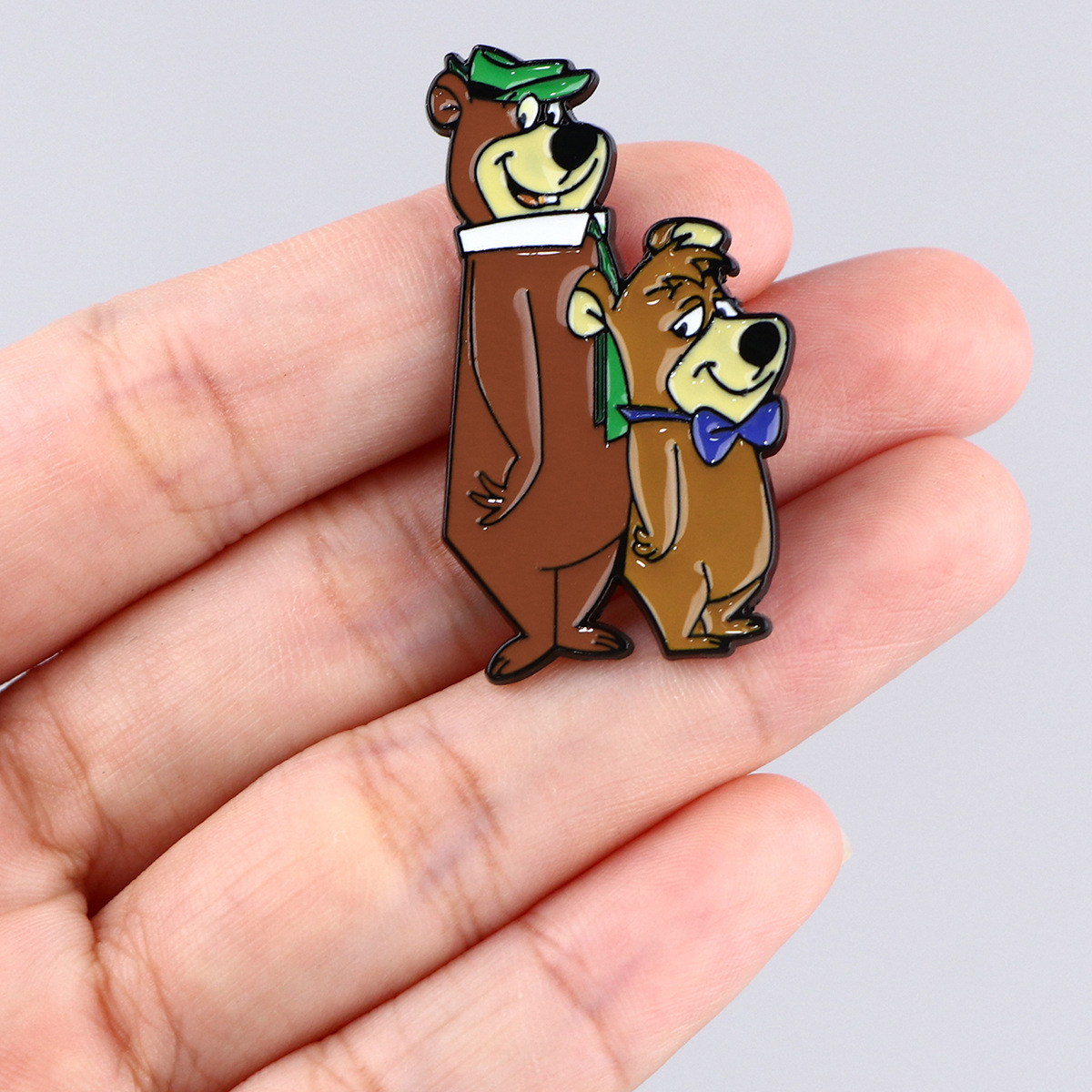 Broche de Solapa de Esmalte Su - Embroidery Reddit reseña y precio
