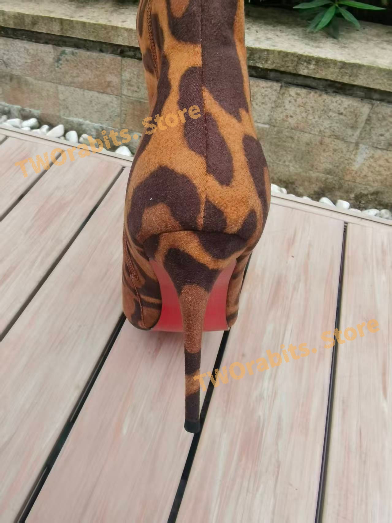 Botas hasta la rodilla con est - Embroidery Design Free reseña y precio