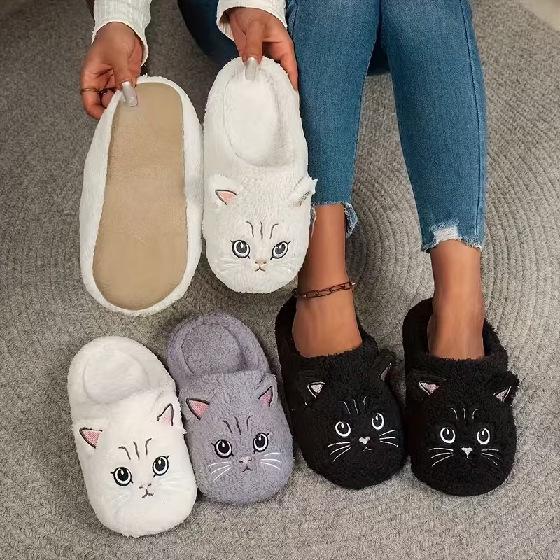 Cómodas Pantuflas de Felpa Uni - Embroidery Cat reseña y precio